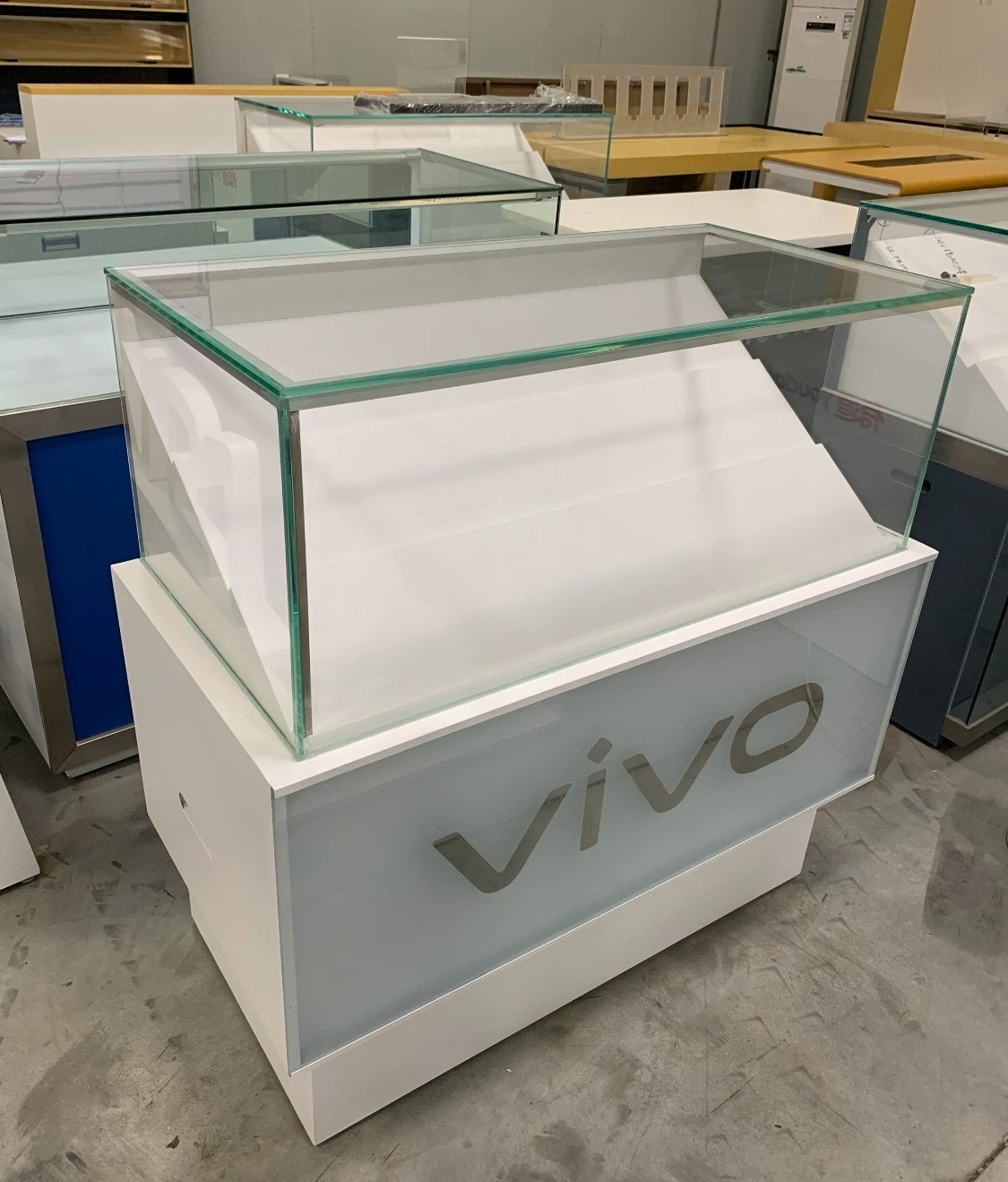 Factory Price Glass Display Closed Counter Mobile Phone Display Cabinet Mobile Phone Accessories Cabinet