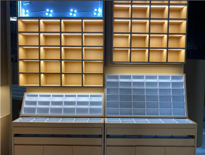 Ξύλινη ντουλάπα για γυαλιά οράσεως